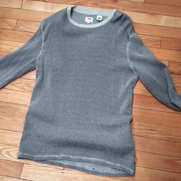 Levi's Long Sleeve waffle shirt - Picture 1 of 3